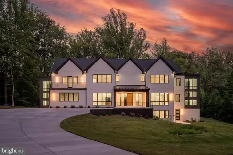 7115 Crail Dr, Bethesda, MD 20817