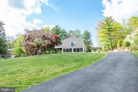 100 Bishopp Dr, Silver Spring, MD 20905