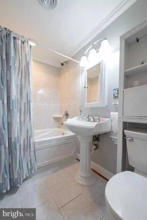 Bath - 100 Bishopp Dr, Silver Spring, MD 20905 photo 1 of 2