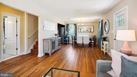 Living - 2706 Lindell St, Silver Spring, MD 20902 photo 2 of 8