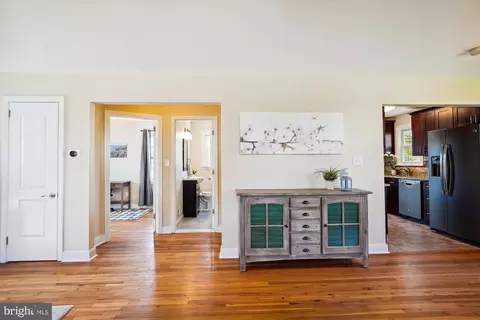 Living - 2706 Lindell St, Silver Spring, MD 20902 photo 5 of 8