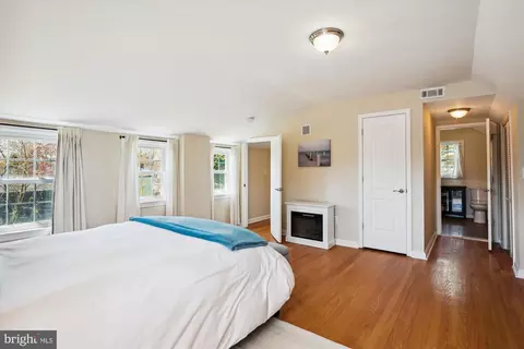 Bedroom - 2706 Lindell St, Silver Spring, MD 20902 photo 4 of 6