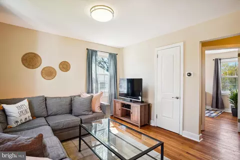 Living - 2706 Lindell St, Silver Spring, MD 20902 photo 3 of 8