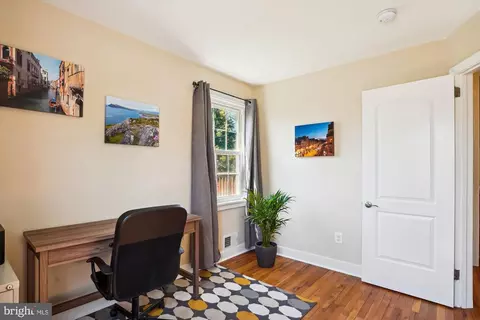 Dining - 2706 Lindell St, Silver Spring, MD 20902 photo 5 of 5