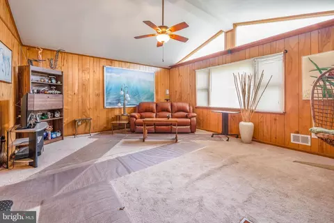 Living - 2608 Urbana Dr, Silver Spring, MD 20906 photo 2 of 5