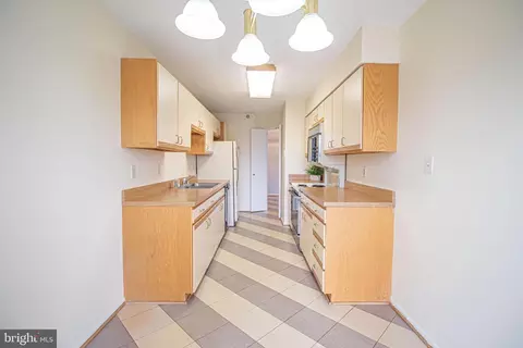 Kitchen - 15115 Interlachen Dr #3-1009, Silver Spring, MD 20906 photo 2 of 2