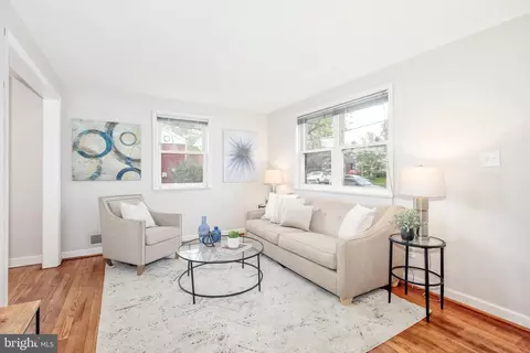 Living - 3904 Gannon Rd, Silver Spring, MD 20902 photo 3 of 11