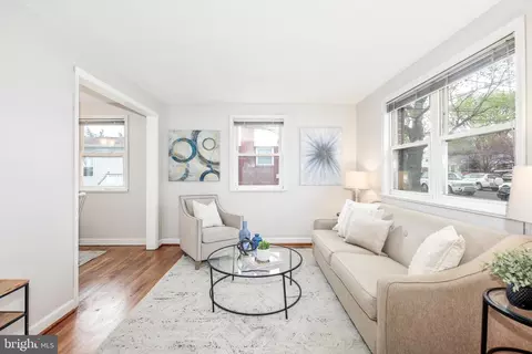 Living - 3904 Gannon Rd, Silver Spring, MD 20902 photo 4 of 11