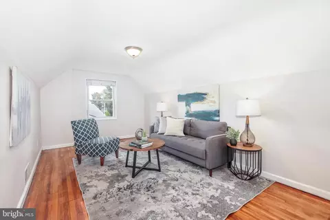 Living - 3904 Gannon Rd, Silver Spring, MD 20902 photo 5 of 11
