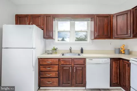 Kitchen - 3904 Gannon Rd, Silver Spring, MD 20902 photo 4 of 6