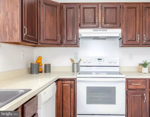 Kitchen - 3904 Gannon Rd, Silver Spring, MD 20902 photo 2 of 6