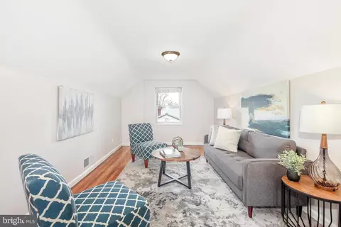 Living - 3904 Gannon Rd, Silver Spring, MD 20902 photo 6 of 11