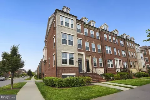 Exterior - 9802 Fields Rd, Gaithersburg, MD 20878 photo 4 of 13