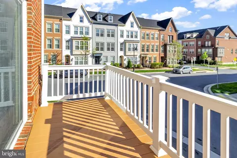 Exterior - 9802 Fields Rd, Gaithersburg, MD 20878 photo 10 of 13