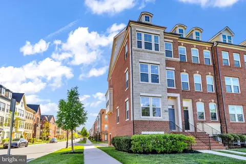 Exterior - 9802 Fields Rd, Gaithersburg, MD 20878 photo 9 of 13