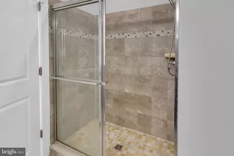Bath - 9802 Fields Rd, Gaithersburg, MD 20878 photo 5 of 7