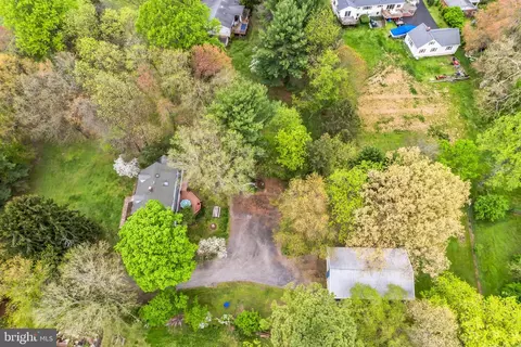 View/Area - 2206 Briggs Chaney Rd, Silver Spring, MD 20905 photo 2 of 4
