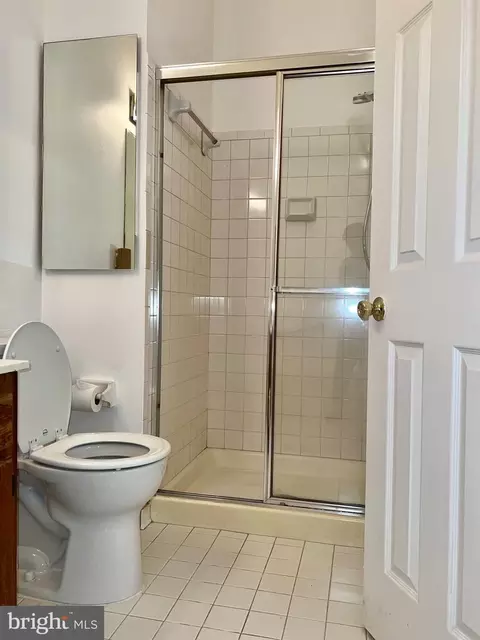 Bath - 2813 Strauss Ter, Silver Spring, MD 20904 photo 2 of 6