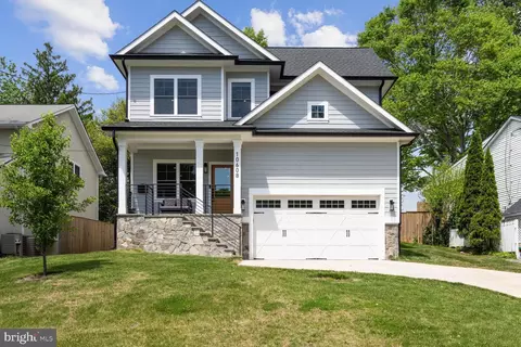 10608 Wheatley St, Kensington, MD 20895