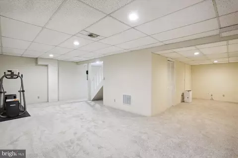 Living - 15405 Tindlay St, Silver Spring, MD 20905 photo 9 of 11