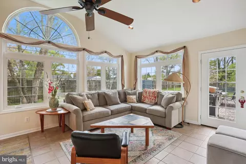 Living - 15405 Tindlay St, Silver Spring, MD 20905 photo 2 of 11