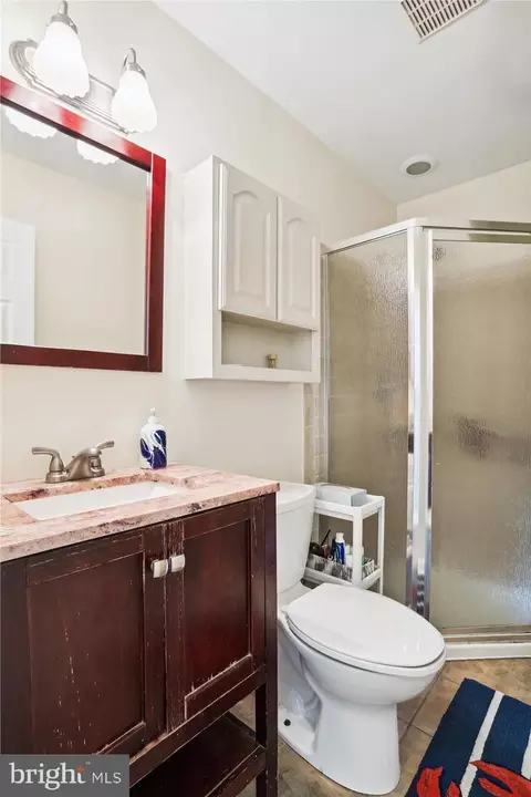 Bath - 15405 Tindlay St, Silver Spring, MD 20905 photo 2 of 9