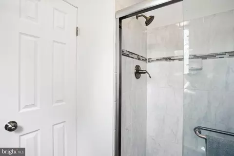 Bath - 15405 Tindlay St, Silver Spring, MD 20905 photo 6 of 9