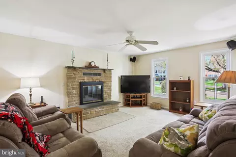Living - 15405 Tindlay St, Silver Spring, MD 20905 photo 5 of 11