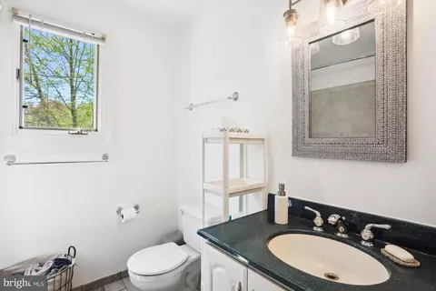 Bath - 15405 Tindlay St, Silver Spring, MD 20905 photo 7 of 9