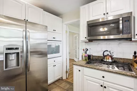 Kitchen - 15405 Tindlay St, Silver Spring, MD 20905 photo 4 of 6