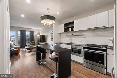 502 Diamondback Dr #210, Gaithersburg, MD 20878