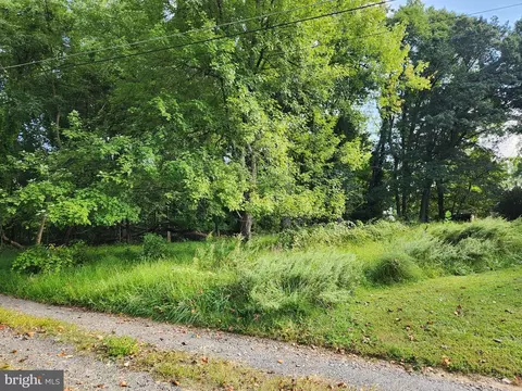 18542 Brooke Rd, Sandy Spring, MD 20860 photo 3