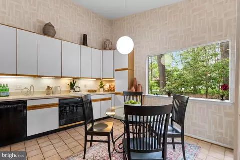 Kitchen - 1700 Kiva Rd, Silver Spring, MD 20905 photo 2 of 4