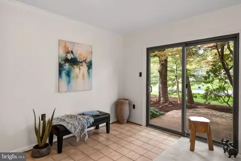 Entry Way - 1700 Kiva Rd, Silver Spring, MD 20905 photo 4 of 6
