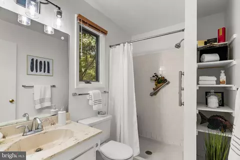 Bath - 1700 Kiva Rd, Silver Spring, MD 20905 photo 1 of 3