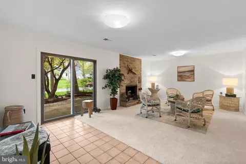 Living - 1700 Kiva Rd, Silver Spring, MD 20905 photo 3 of 5