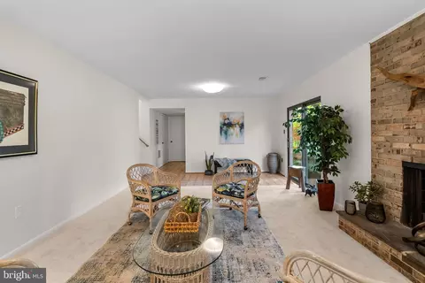 Dining - 1700 Kiva Rd, Silver Spring, MD 20905 photo 2 of 3