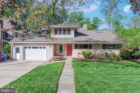10126 Parkwood Ter, Bethesda, MD 20814