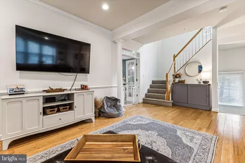 Living - 2101 Chippewa Pl, Silver Spring, MD 20906 photo 2 of 8