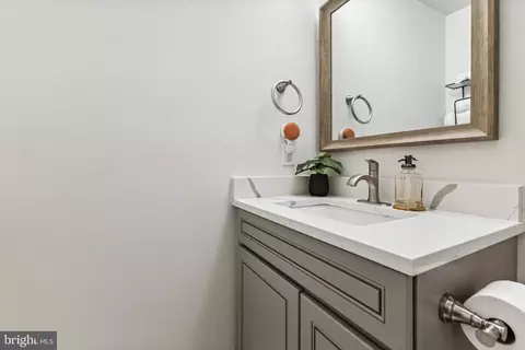 Bath - 2101 Chippewa Pl, Silver Spring, MD 20906 photo 1 of 5
