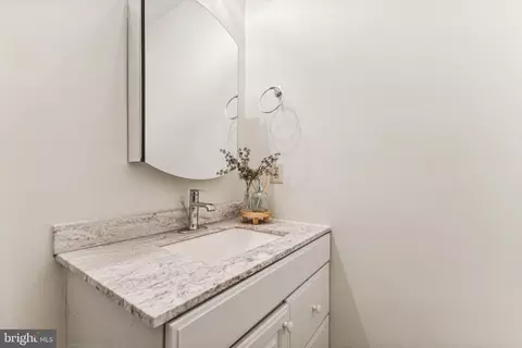 Bath - 2101 Chippewa Pl, Silver Spring, MD 20906 photo 5 of 5