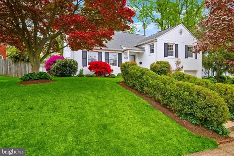 5709 Cromwell Dr, Bethesda, MD 20816