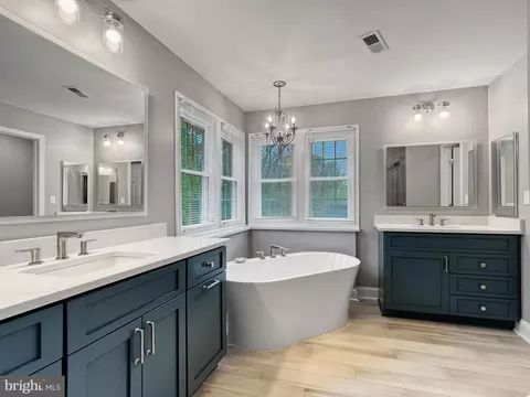 Bath - 18210 Wickham Rd, Olney, MD 20832 photo 4 of 7