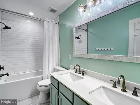 Bath - 18210 Wickham Rd, Olney, MD 20832 photo 6 of 7