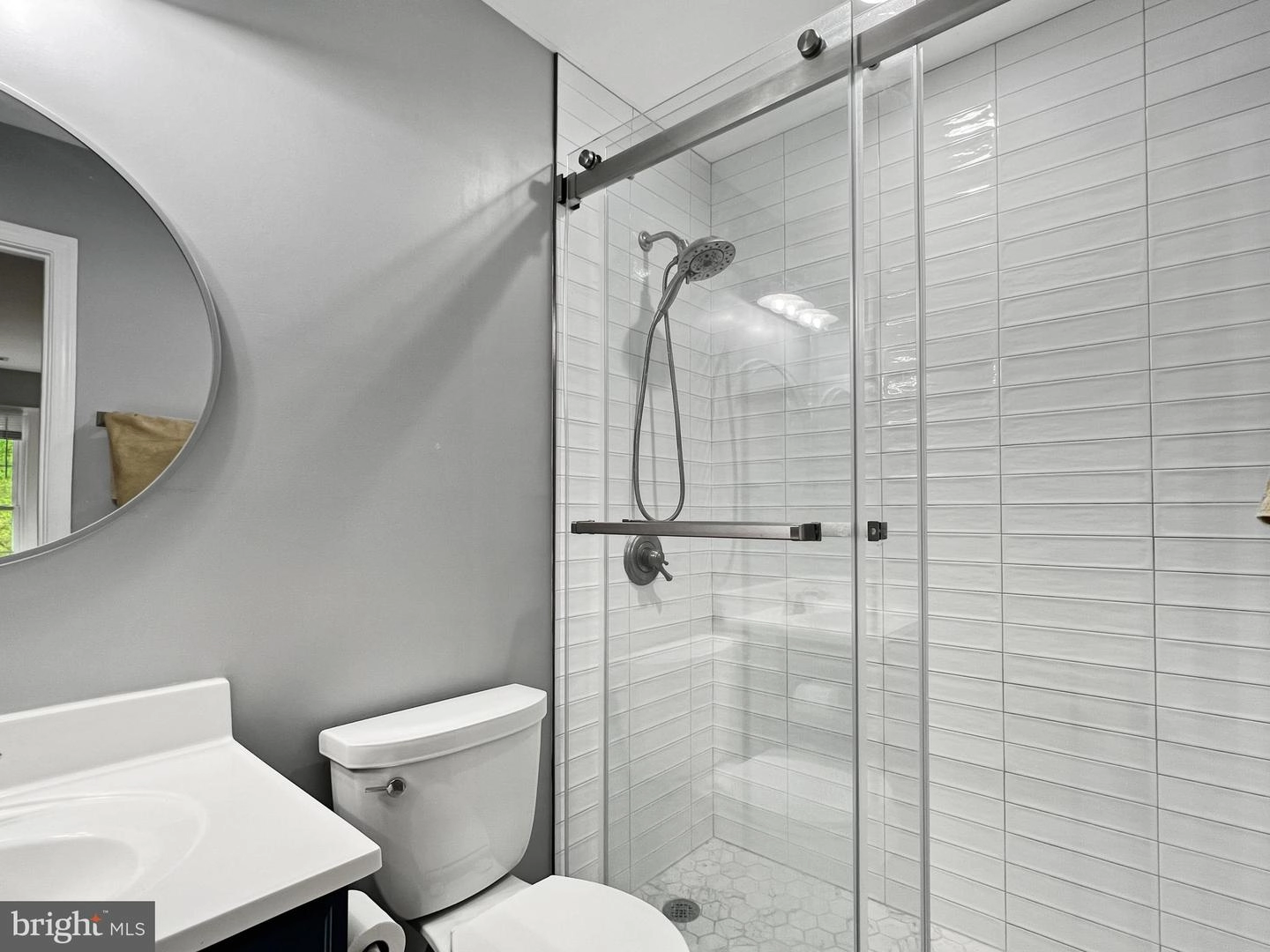 Bath - 18210 Wickham Rd, Olney, MD 20832 photo 5 of 7