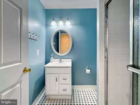 Bath - 18210 Wickham Rd, Olney, MD 20832 photo 7 of 7