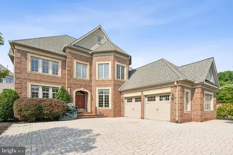 6104 Rosemont Cir, North Bethesda, MD 20852