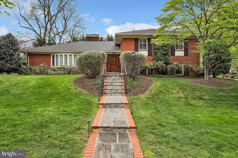 9620 Hillridge Dr, Kensington, MD 20895