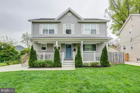 6402 Lone Oak Dr, Bethesda, MD 20817