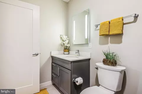 Bath - 1320 Fenwick Ln #104, Silver Spring, MD 20910 photo 4 of 4